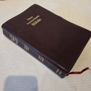 New American Bible Official Catholic Bible Giant Print Edition Bonded Leather